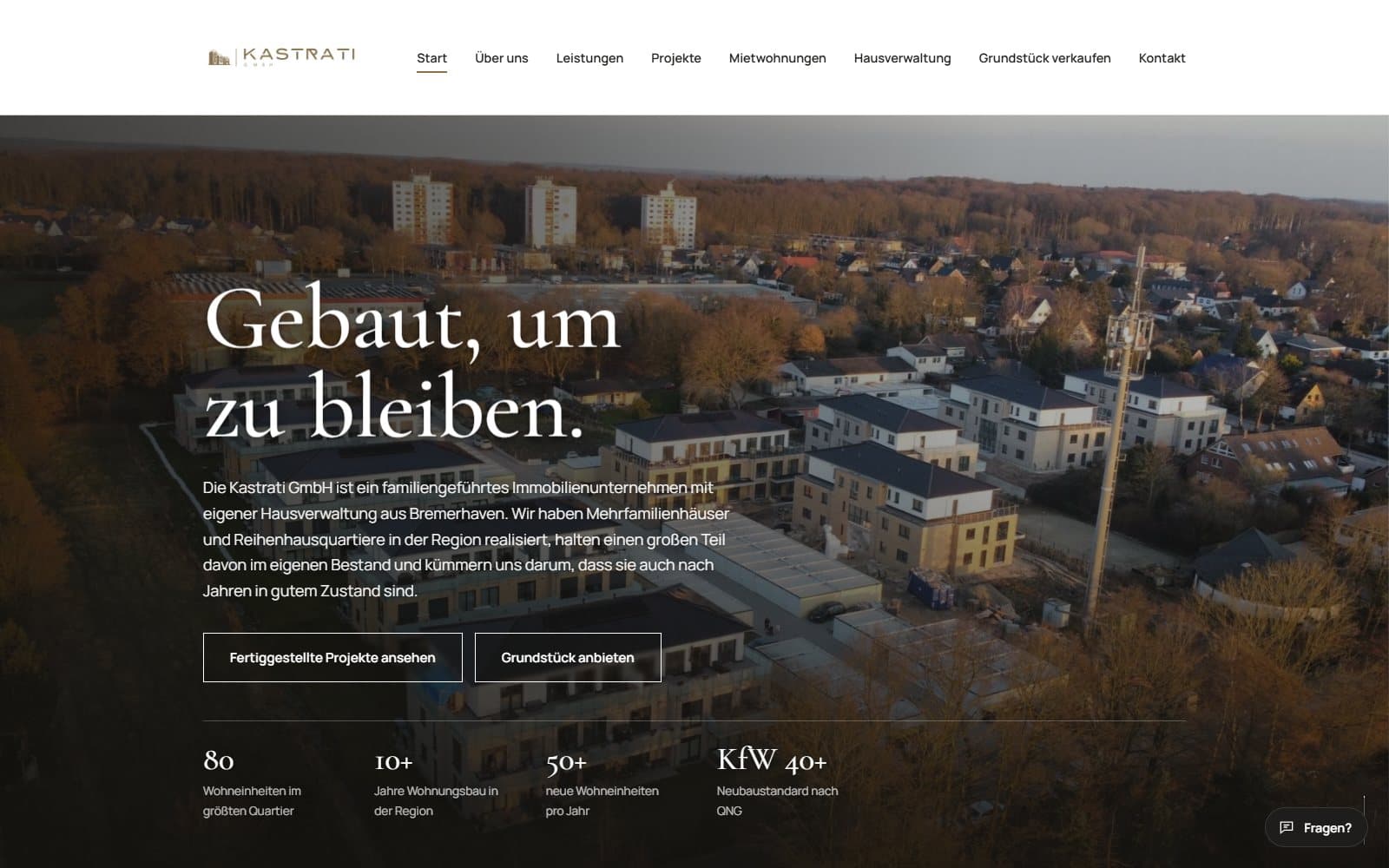 Screenshot von kastratigmbh.de: Startseite mit Navigation, Headline „Gebaut, um zu bleiben.“, Luftaufnahme eines Wohnquartiers und vier Eckdaten des Unternehmens